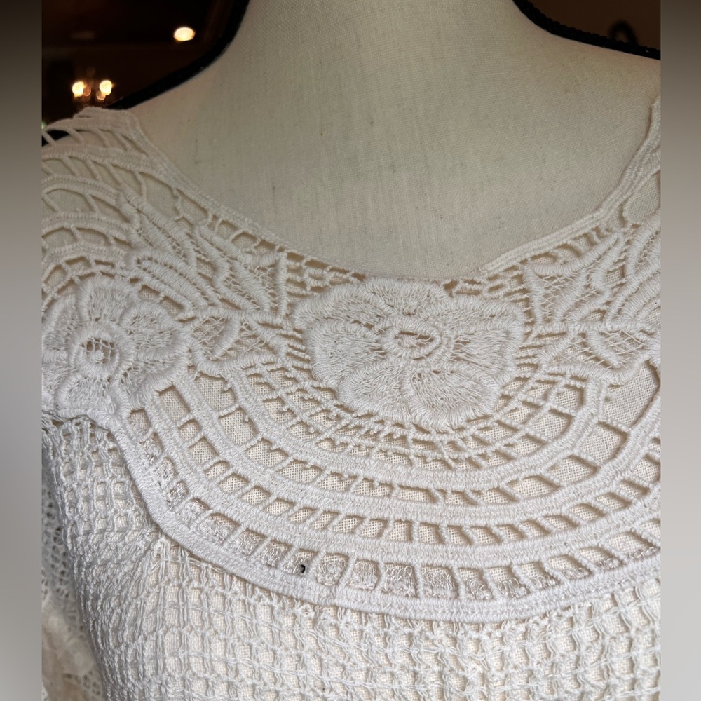 FORGOTTEN GRACE - Crochet Bell Sleeve Top- size L - Picture 5 of 9